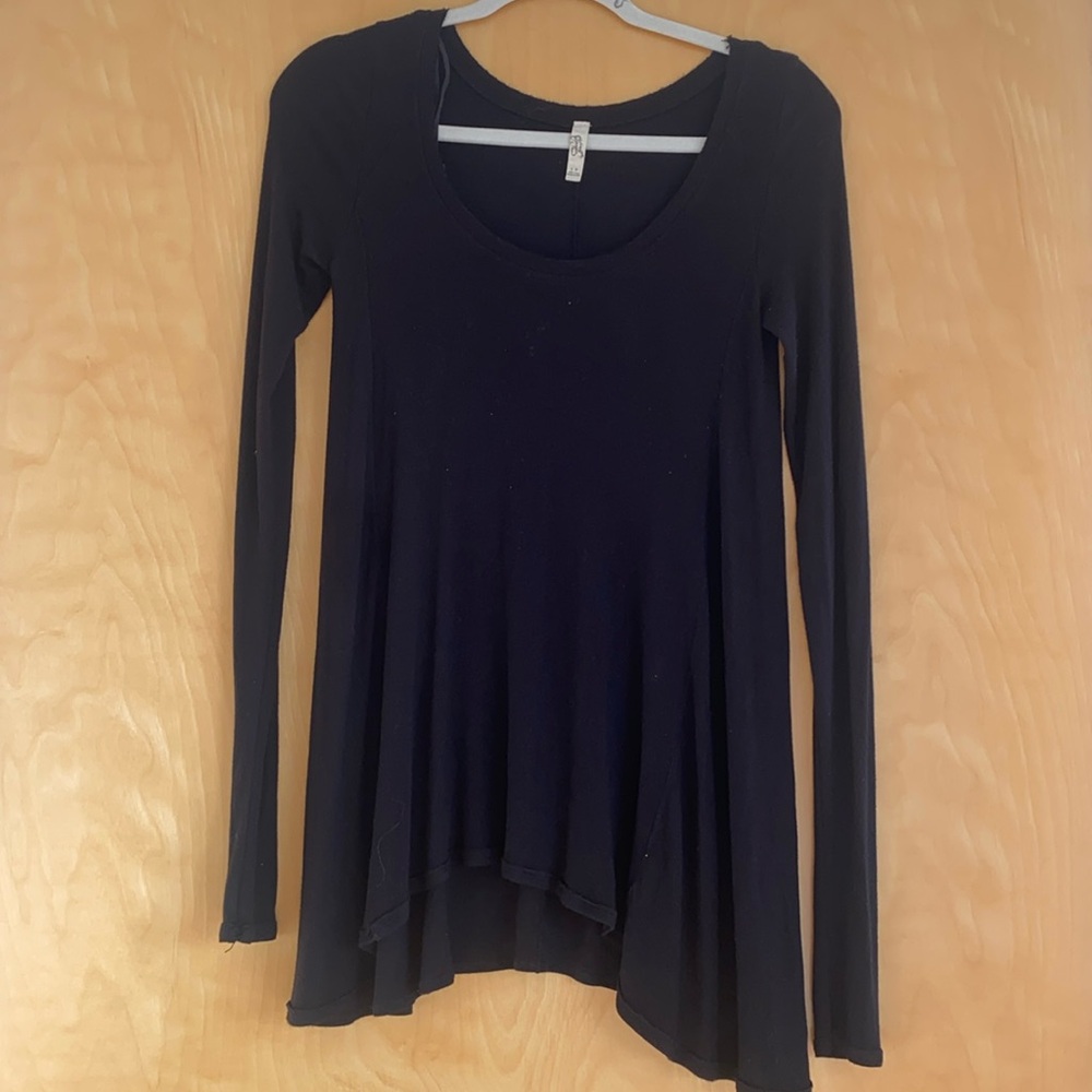 FREE PEOPLE BLACK LONGSLEEVE